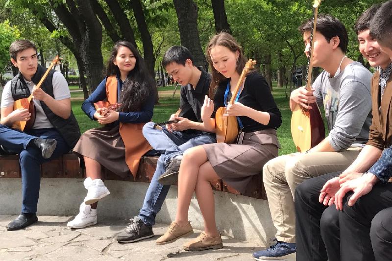 Трансформация казахских традиций 