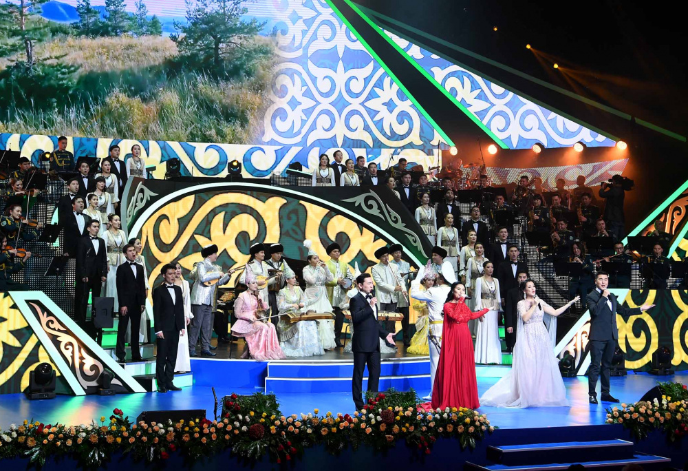 Елбасы посетил концерт, посвященный празднованию Дня Первого Президента