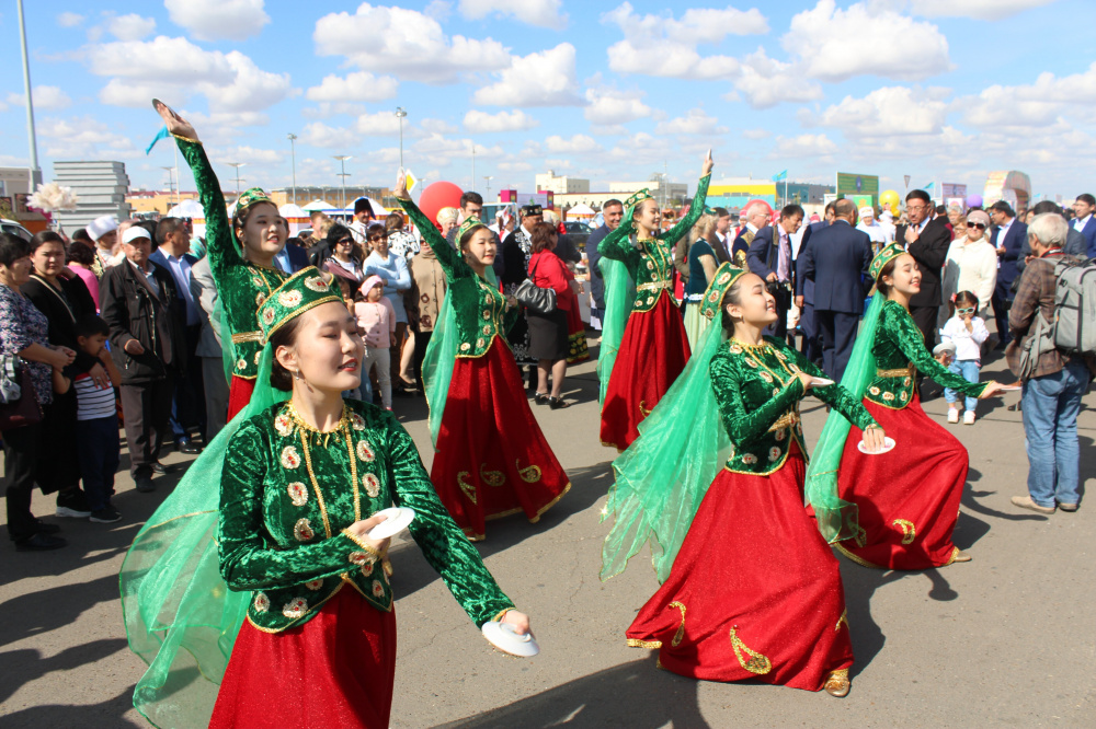 Фестиваль национальной одежды прошел в Уральске
