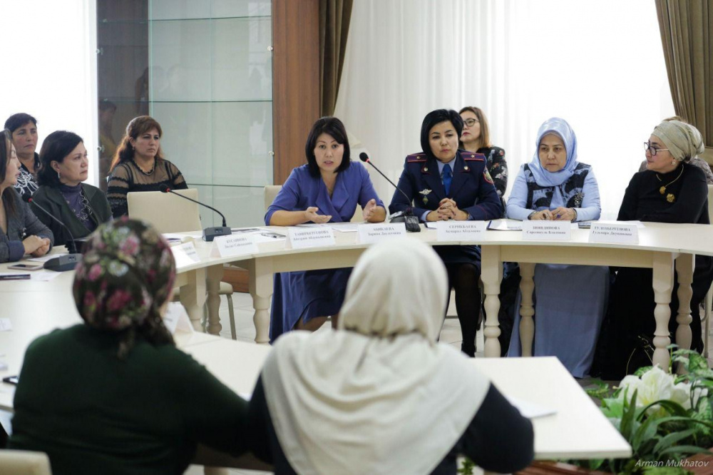 Столичный Совет матерей рассмотрел вопросы обеспечения прав и безопасности женщин в обществе