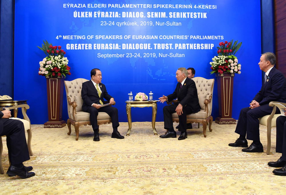 Назарбаев парламентарию Кореи: у нас есть «живой мост»