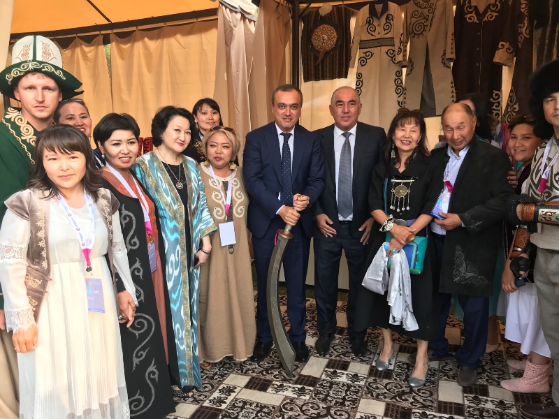Шортандылық шебер Өзбекстанда өткен халықаралық қолданбалы өнер фестивалінің қазылар алқасын таң қалдырды