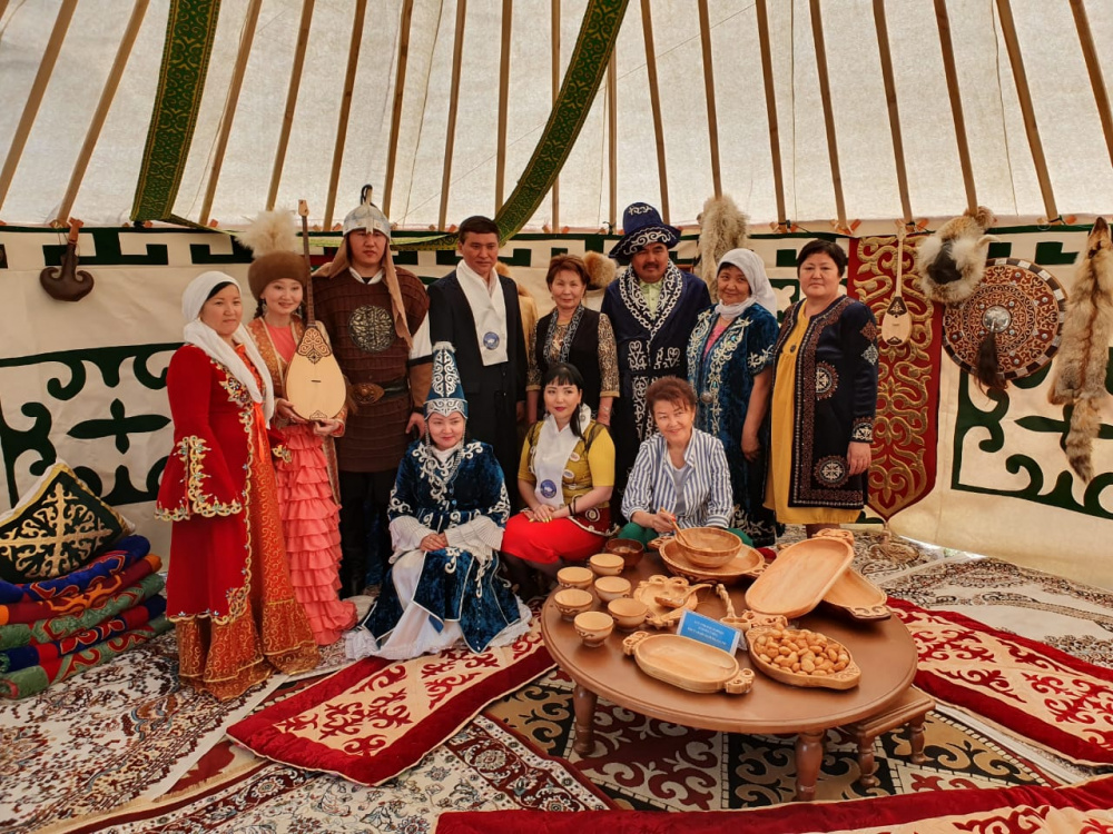 Казахстанская делегация приняла участие в VI региональном казахском празднике в Челябинской области