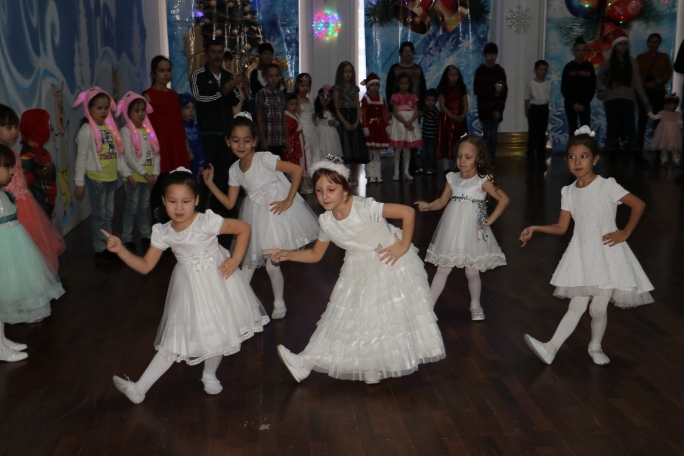 APK in Kyzylorda Held New Year’s Matinee for Children