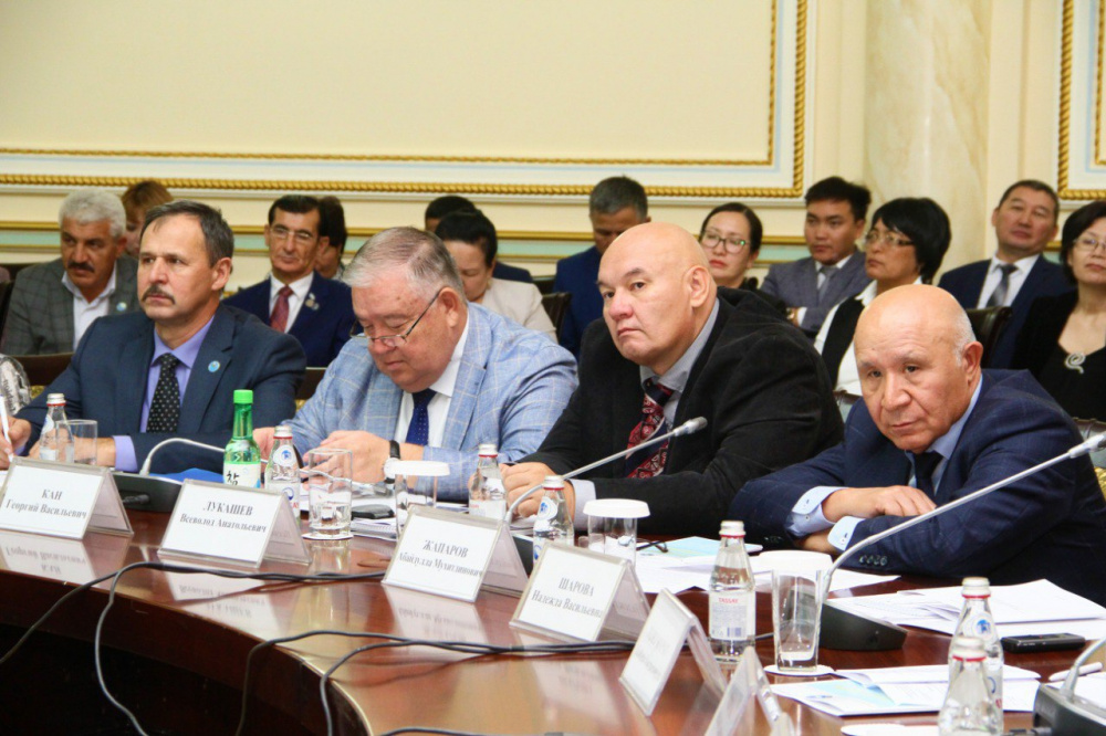В Алматы под председательством Жансеита Туймебаева прошло Пленарное заседание Республиканского форума