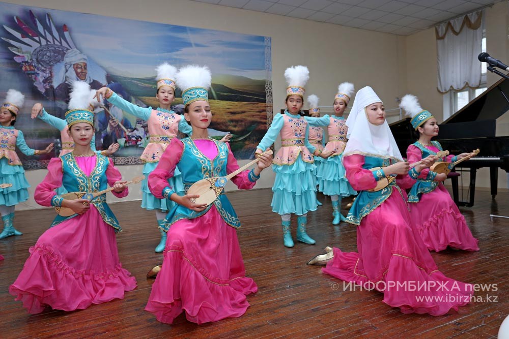 В Уральске прошел фестиваль фольклорной музыки
