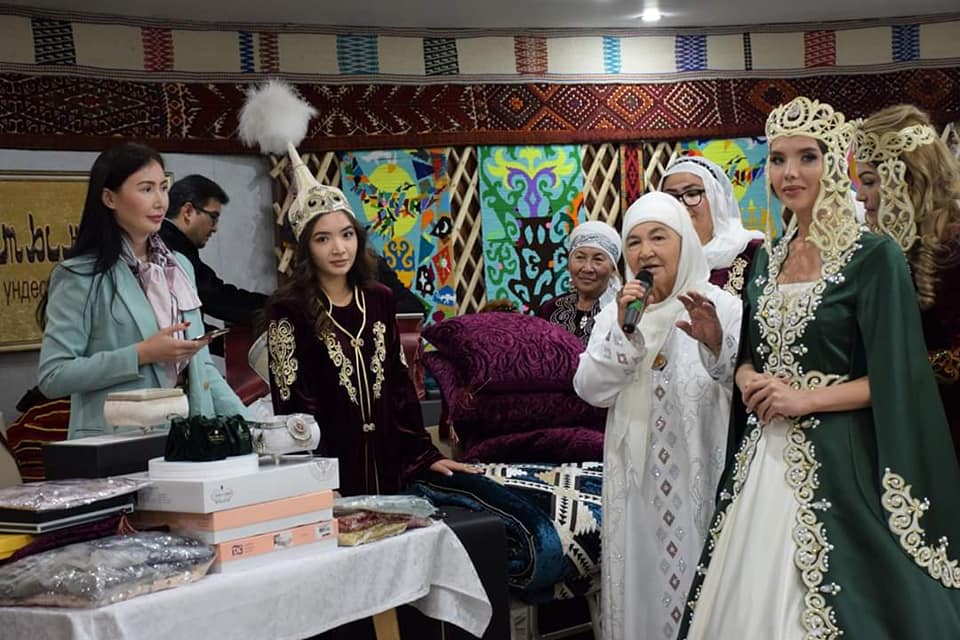 Столичные этнокультурные объединения соревновались в знании казахских традиций и обычаев