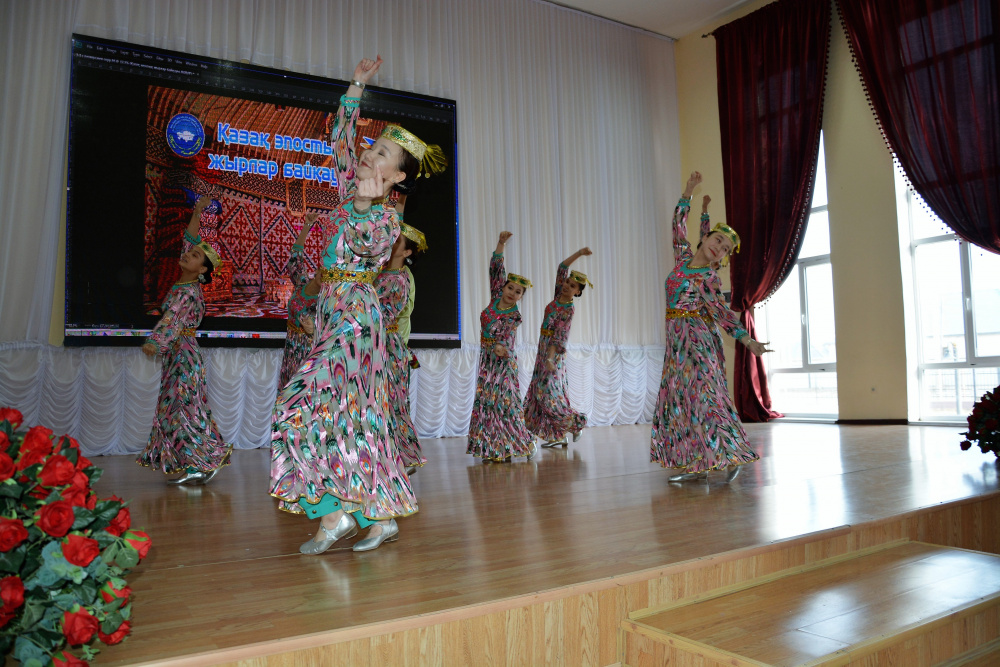 В Атырау прошел конкурс знатоков казахских эпосов среди этнической молодежи