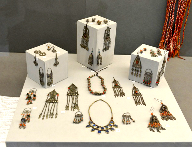 Выставка антикварных ювелирных изделий