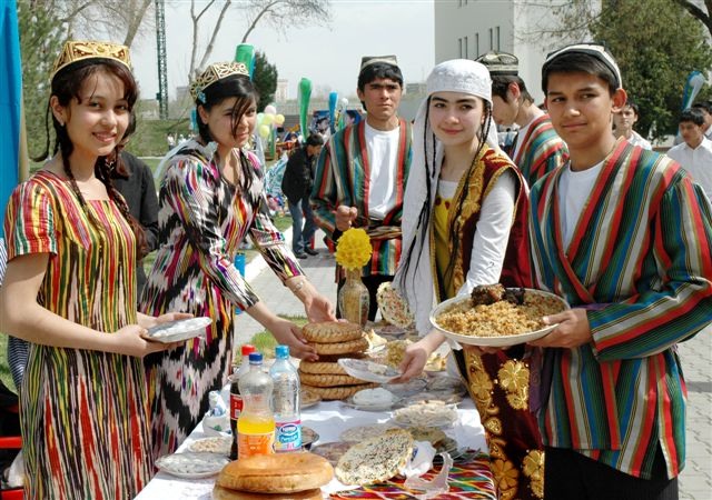  Taciklerin töreleri ve gelenekleri