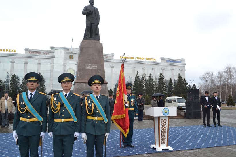 72-ші гвардиялық атқыштар дивизиясының жауынгерлік туы Өскеменге жеткізілді