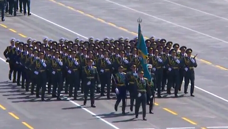 Қазақ сарбаздары Бейжіңдегі әскери парадқа қатысты     