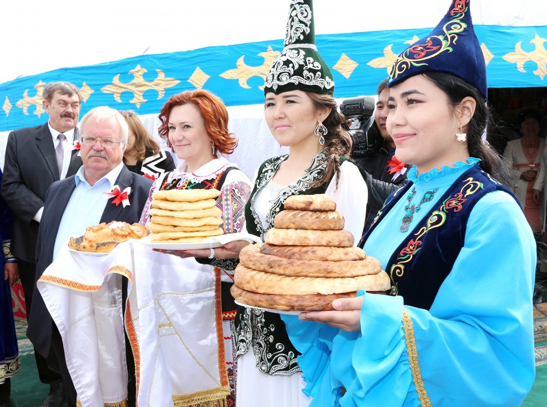 1мамыр бейбітшілік күні. Казахстан народ. Праздник единства народа Казахстана. Парад 1 мамыр. Праздник 6 мая Казахстан.